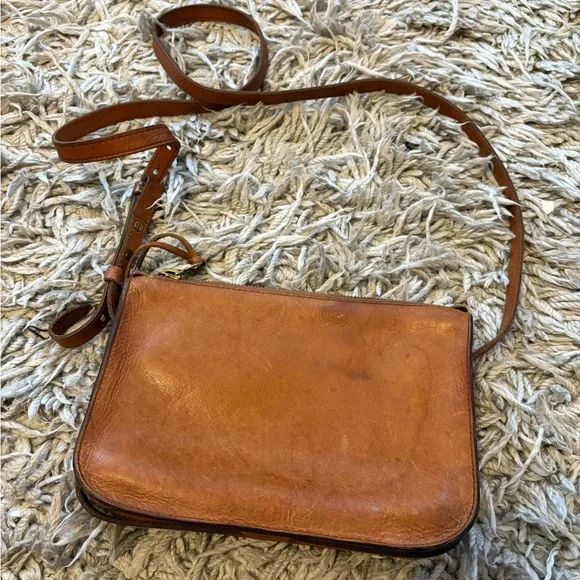 $98 Madewell The Simple Crossbody Bag Tan Leather Crossbody Bag - Picture 2 of 8